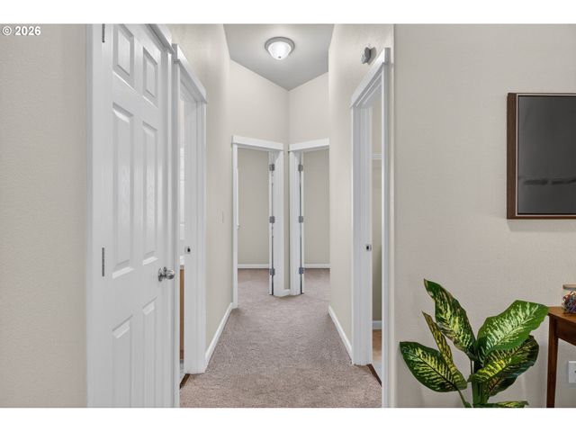 212 Nw GLENCORY St, Hillsboro, OR 97124
