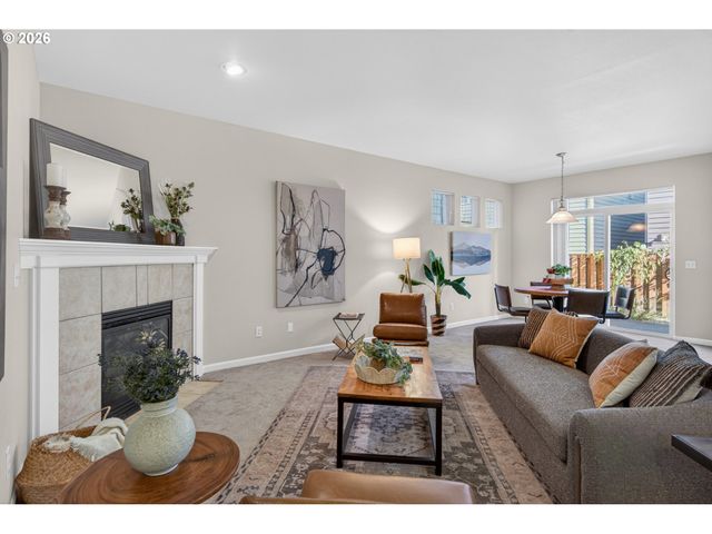 212 Nw GLENCORY St, Hillsboro, OR 97124