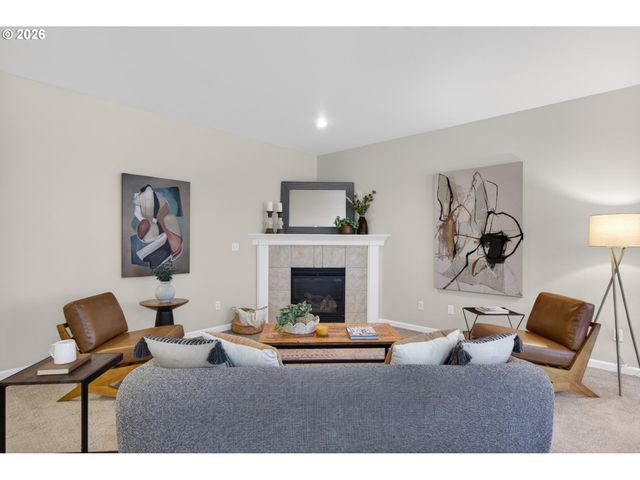 212 Nw GLENCORY St, Hillsboro, OR 97124