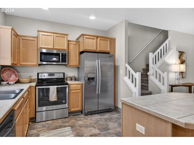 212 Nw GLENCORY St, Hillsboro, OR 97124
