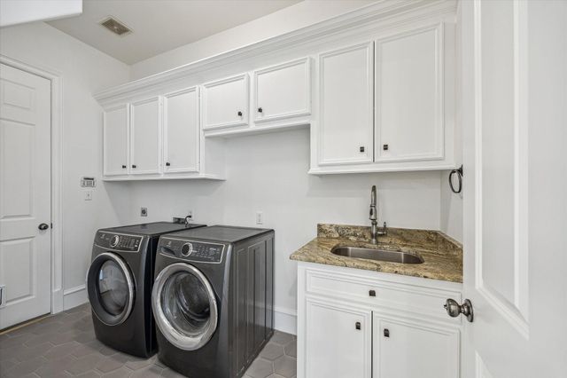 4103 Turnberry Circle, Houston, TX 77025