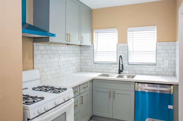 2301 Albans Road, Houston, TX 77005