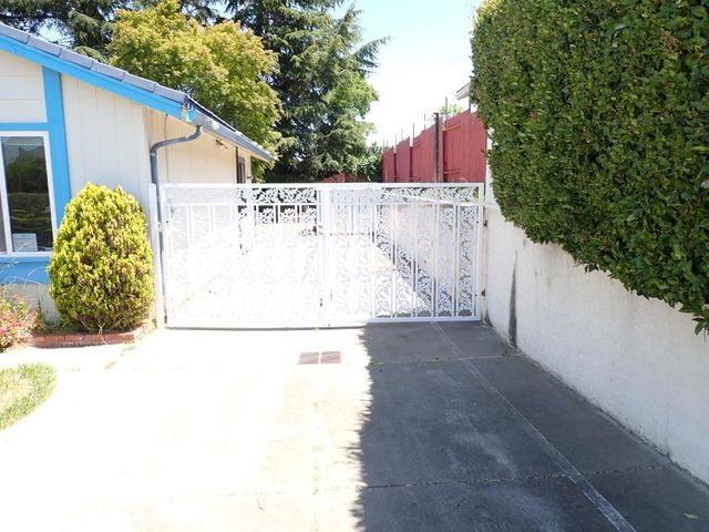 1955 Redwood Road, Hercules, CA 94547