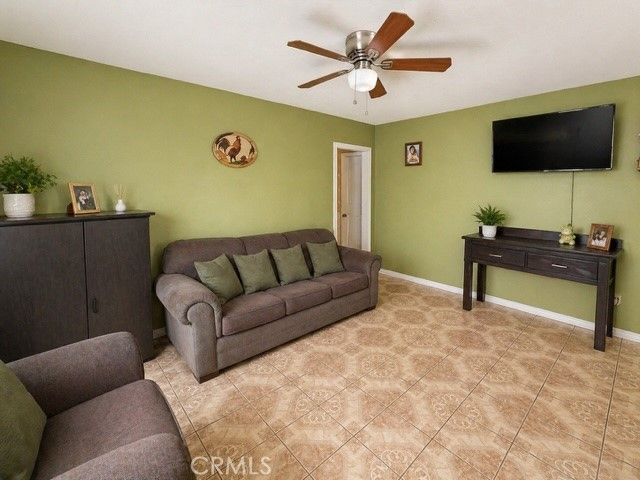 488 E Gilbert, San Bernardino, CA 92404