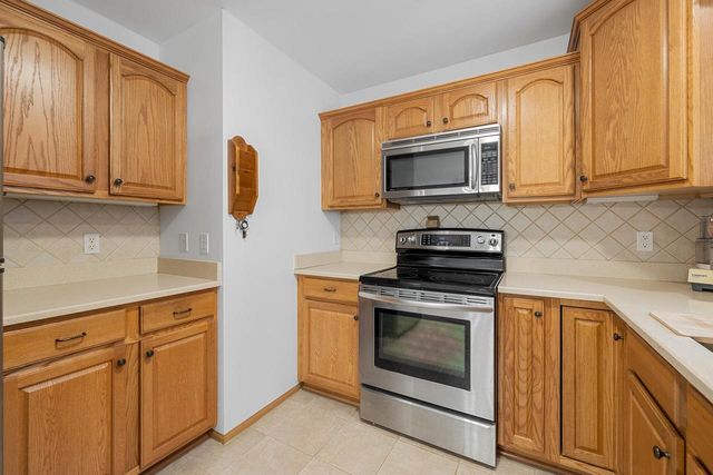 1514 Walsh Acres DRIVE, West Bend, WI 53095