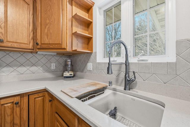 1514 Walsh Acres DRIVE, West Bend, WI 53095