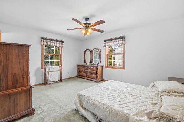 1514 Walsh Acres DRIVE, West Bend, WI 53095