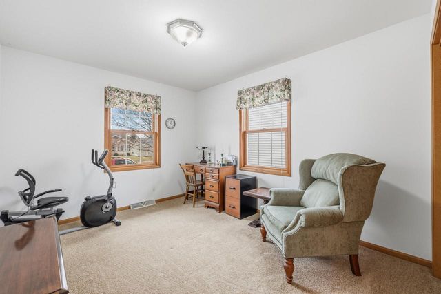 1514 Walsh Acres DRIVE, West Bend, WI 53095