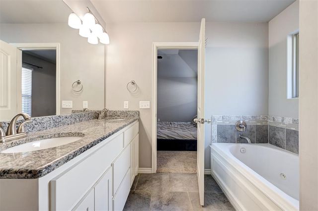 9424 NW 88th Street, Yukon, OK 73099