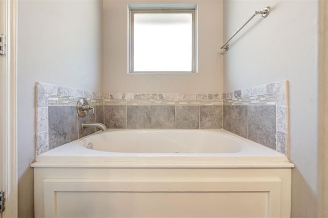 9424 NW 88th Street, Yukon, OK 73099