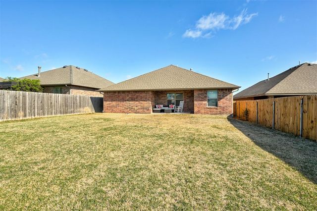 9424 NW 88th Street, Yukon, OK 73099