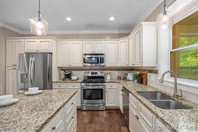 5050 Tiamo Lane, Rockford, MI 49341