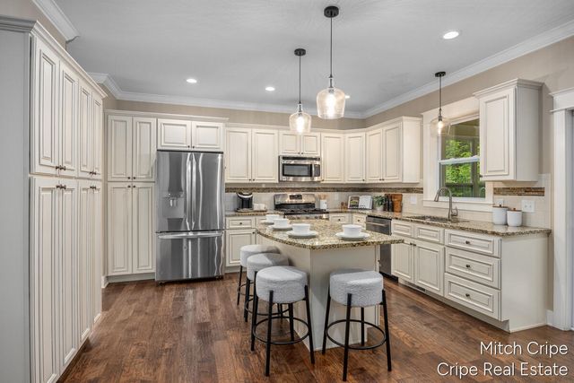 5050 Tiamo Lane, Rockford, MI 49341