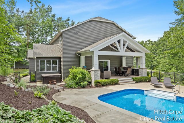 5050 Tiamo Lane, Rockford, MI 49341