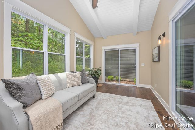 5050 Tiamo Lane, Rockford, MI 49341