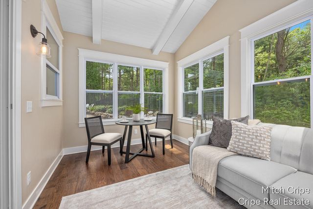 5050 Tiamo Lane, Rockford, MI 49341