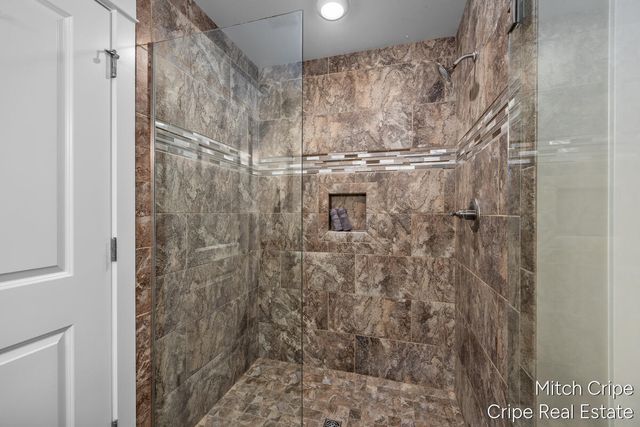 5050 Tiamo Lane, Rockford, MI 49341