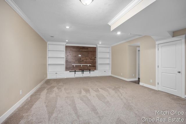 5050 Tiamo Lane, Rockford, MI 49341