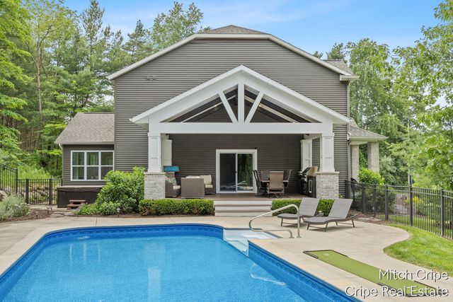 5050 Tiamo Lane, Rockford, MI 49341
