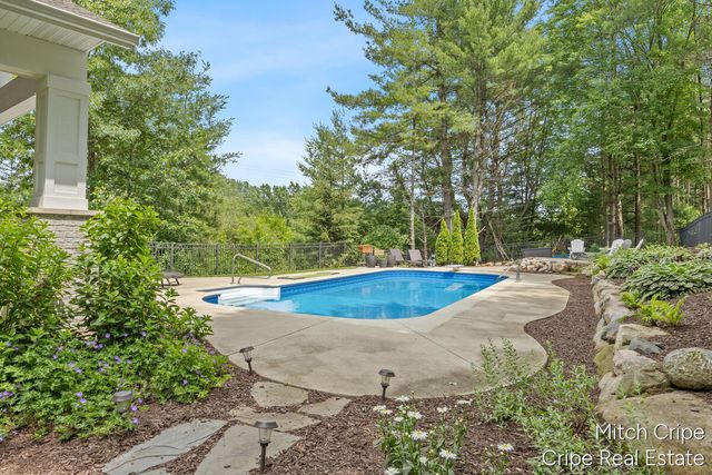 5050 Tiamo Lane, Rockford, MI 49341