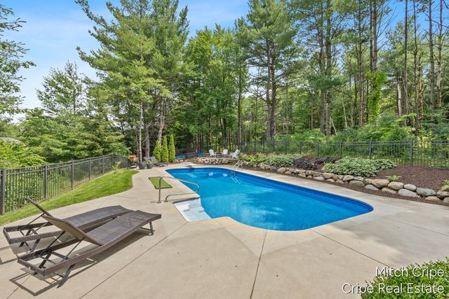5050 Tiamo Lane, Rockford, MI 49341