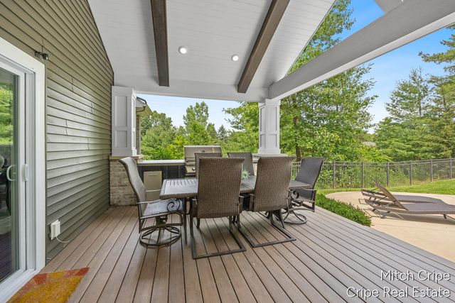 5050 Tiamo Lane, Rockford, MI 49341