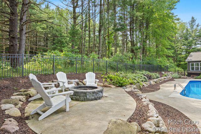 5050 Tiamo Lane, Rockford, MI 49341