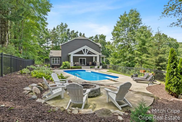 5050 Tiamo Lane, Rockford, MI 49341