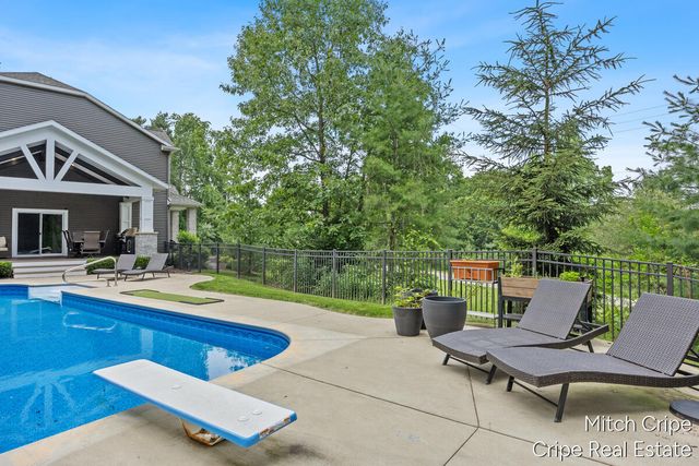 5050 Tiamo Lane, Rockford, MI 49341