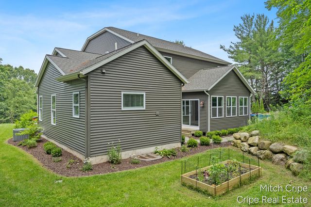 5050 Tiamo Lane, Rockford, MI 49341