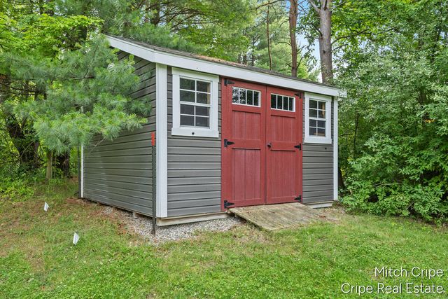 5050 Tiamo Lane, Rockford, MI 49341