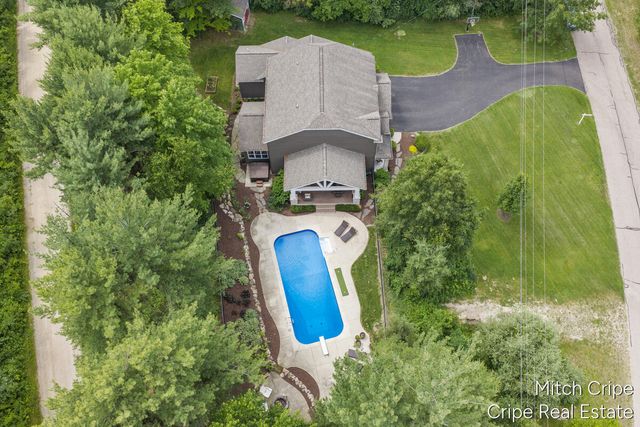 5050 Tiamo Lane, Rockford, MI 49341