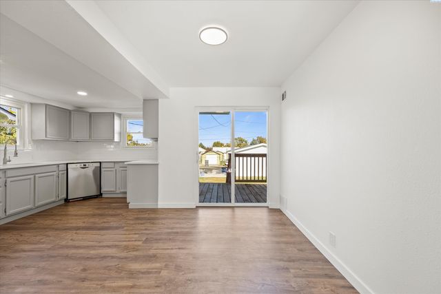 23 E 6th Avenue, Kennewick, WA 99336