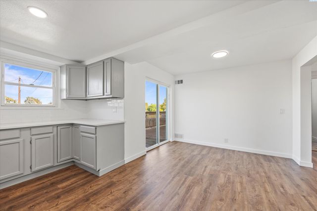 23 E 6th Avenue, Kennewick, WA 99336