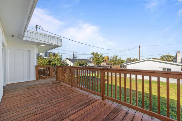 23 E 6th Avenue, Kennewick, WA 99336