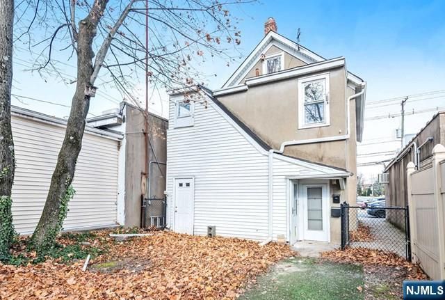 10 W Prospect Street 2, Waldwick, NJ 07463