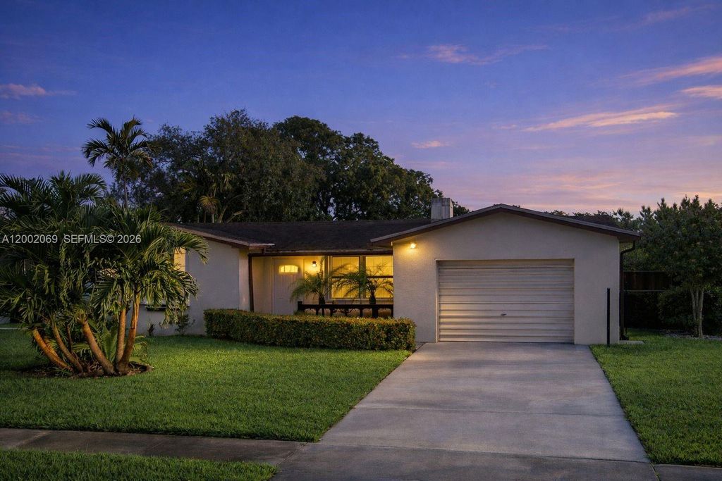 4323 Harrison St, Hollywood, FL 33021