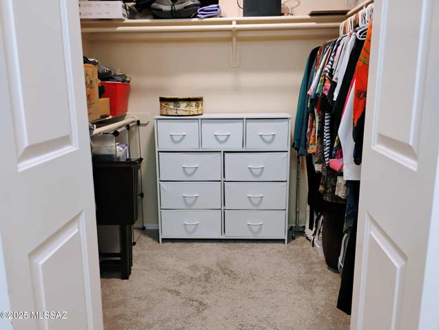 143 N Crescent Bell Drive, Green Valley, AZ 85614