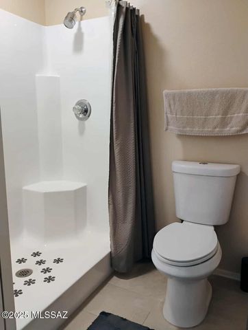 143 N Crescent Bell Drive, Green Valley, AZ 85614