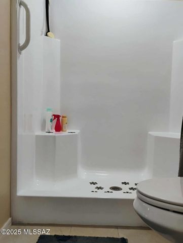 143 N Crescent Bell Drive, Green Valley, AZ 85614