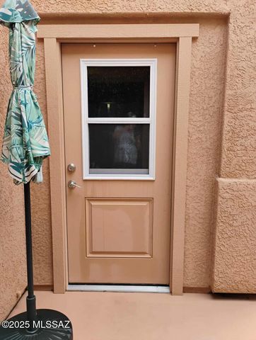 143 N Crescent Bell Drive, Green Valley, AZ 85614