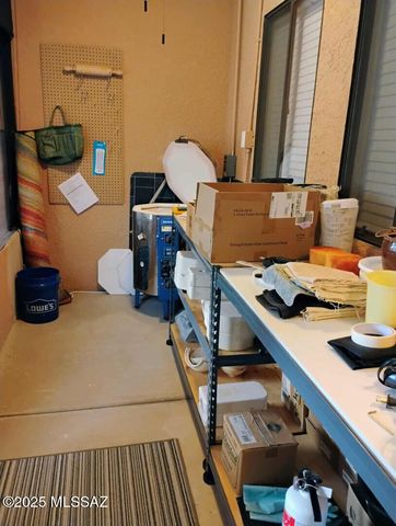 143 N Crescent Bell Drive, Green Valley, AZ 85614