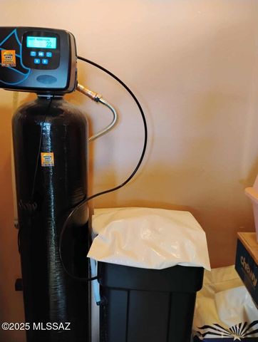 143 N Crescent Bell Drive, Green Valley, AZ 85614