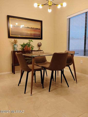 143 N Crescent Bell Drive, Green Valley, AZ 85614