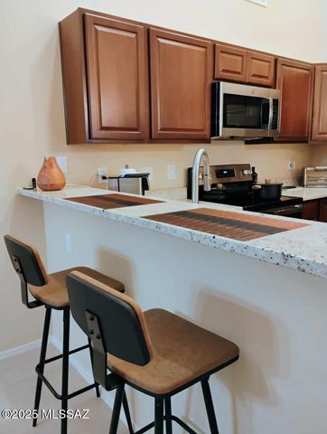 143 N Crescent Bell Drive, Green Valley, AZ 85614