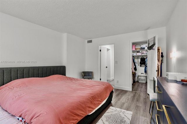 609 NE 14th Ave 405, Hallandale Beach, FL 33009