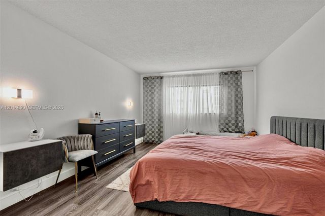 609 NE 14th Ave 405, Hallandale Beach, FL 33009