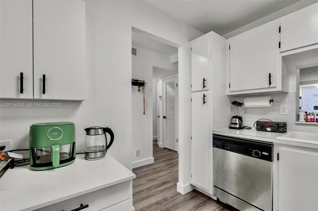 609 NE 14th Ave 405, Hallandale Beach, FL 33009