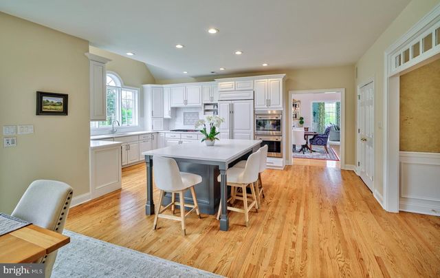 1300 SACKETTSFORD RD, Ivyland, PA 18974