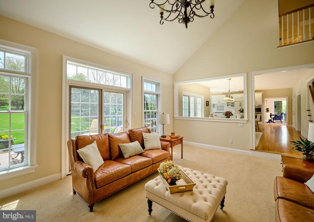 1300 SACKETTSFORD RD, Ivyland, PA 18974
